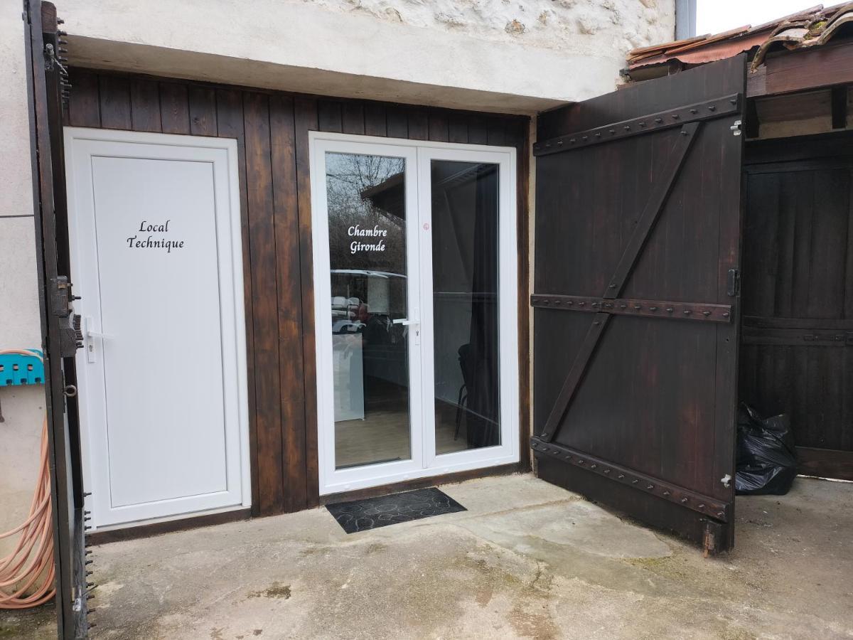 Chambre D'Hotes Naturiste Le Jardin Des Hirondelles Blanzaguet-Saint-Cybard 외부 사진